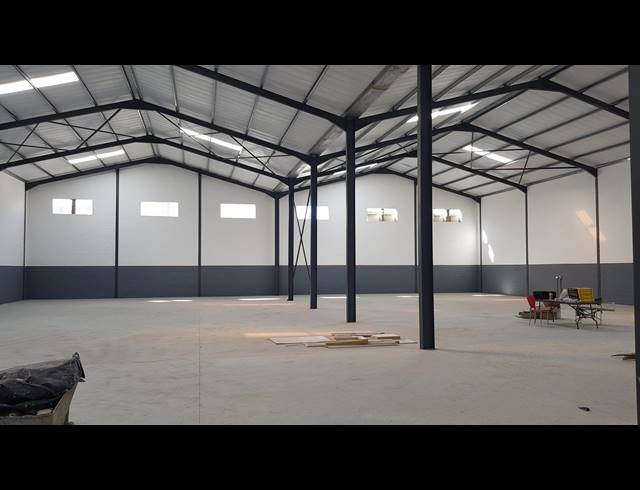 1,107M² FACTORY FOR SALE IN SAXENBURG PARK 2